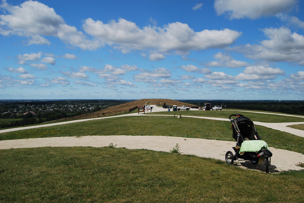 Trash Mountain 032