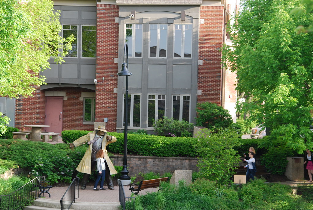 Naperville Dick Tracy Sculpture