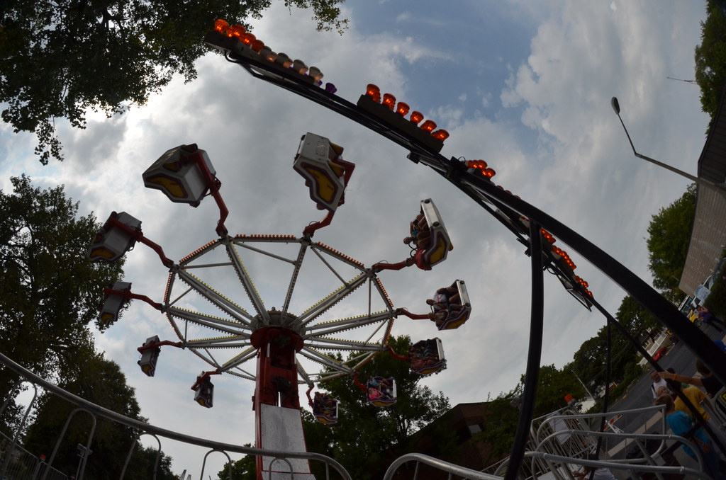 Force 10 Carnival Ride at Naperville Last Fling