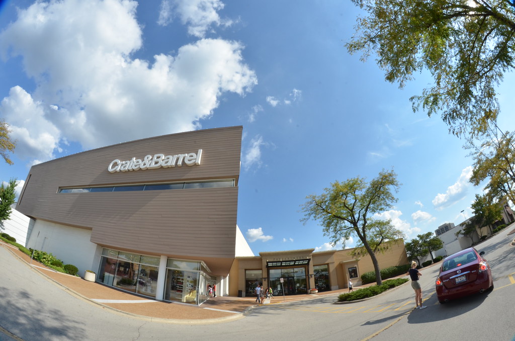 Crate & Barrel in Oakbrook Mall