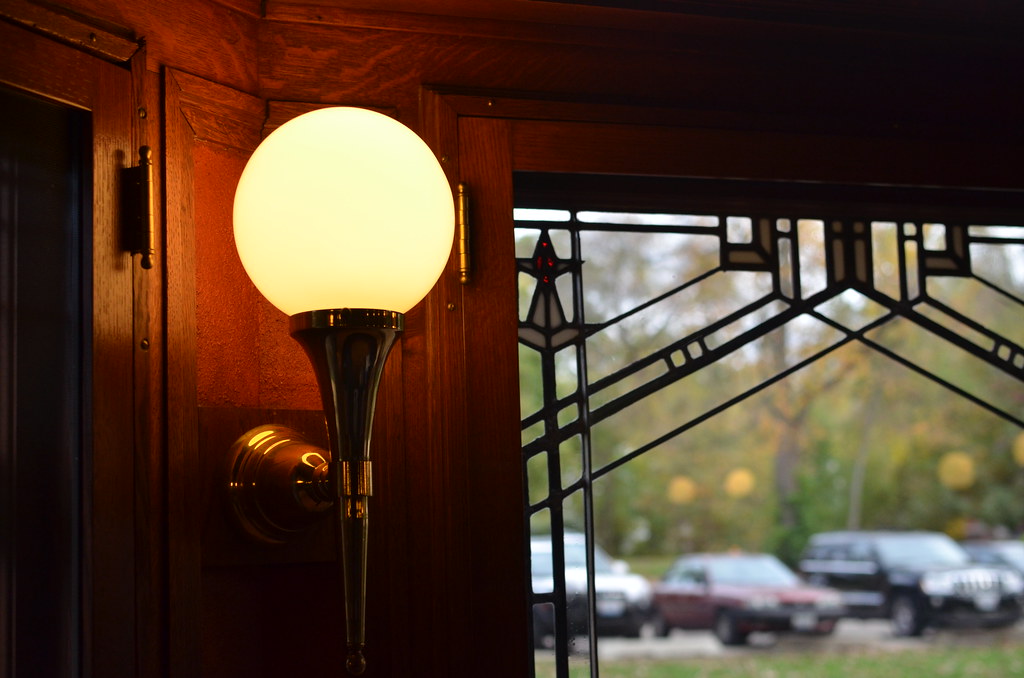 Frank Lloyd Wright’s B. Harley Bradley House Stained Glass Window