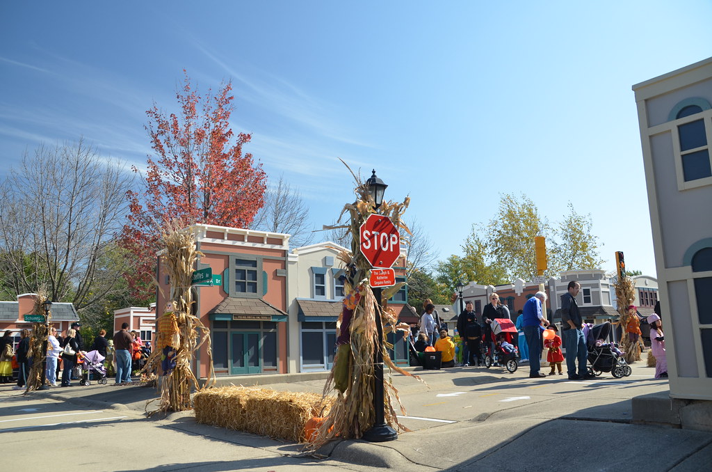 Safety Town Trick or Treat 020