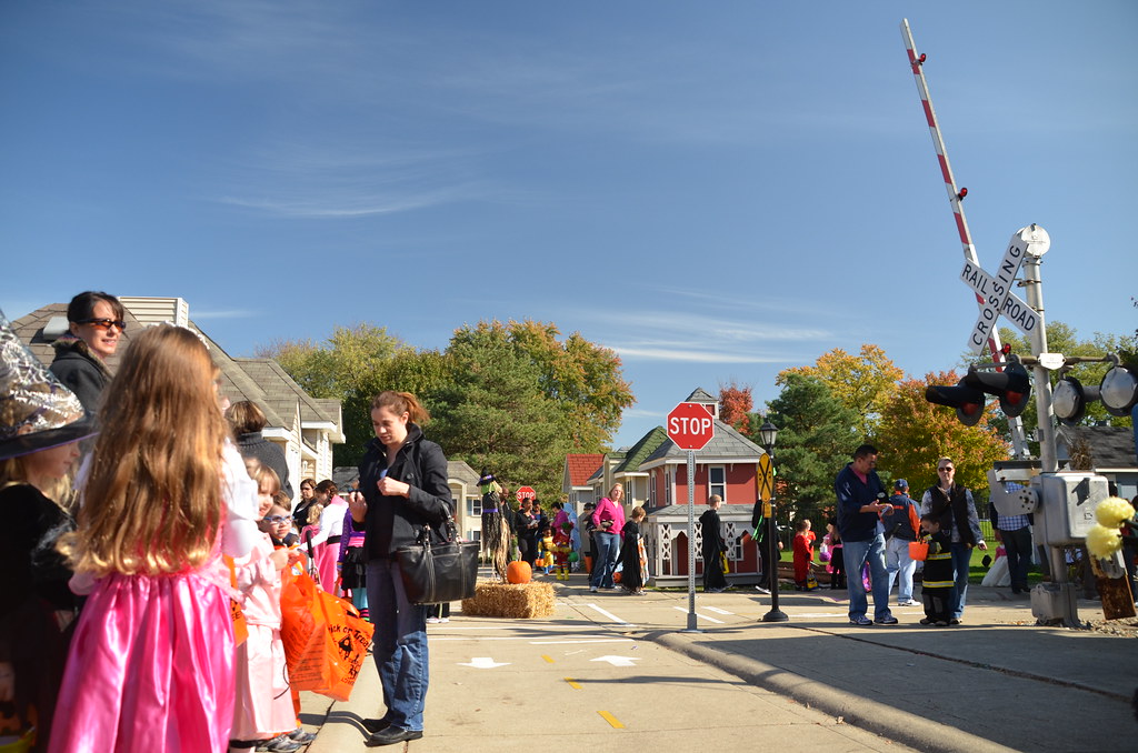 Safety Town Trick or Treat 044