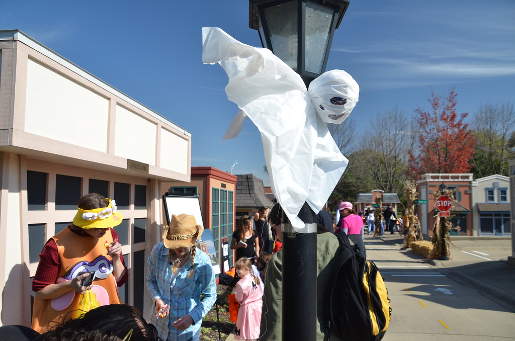 Safety Town Trick or Treat 019