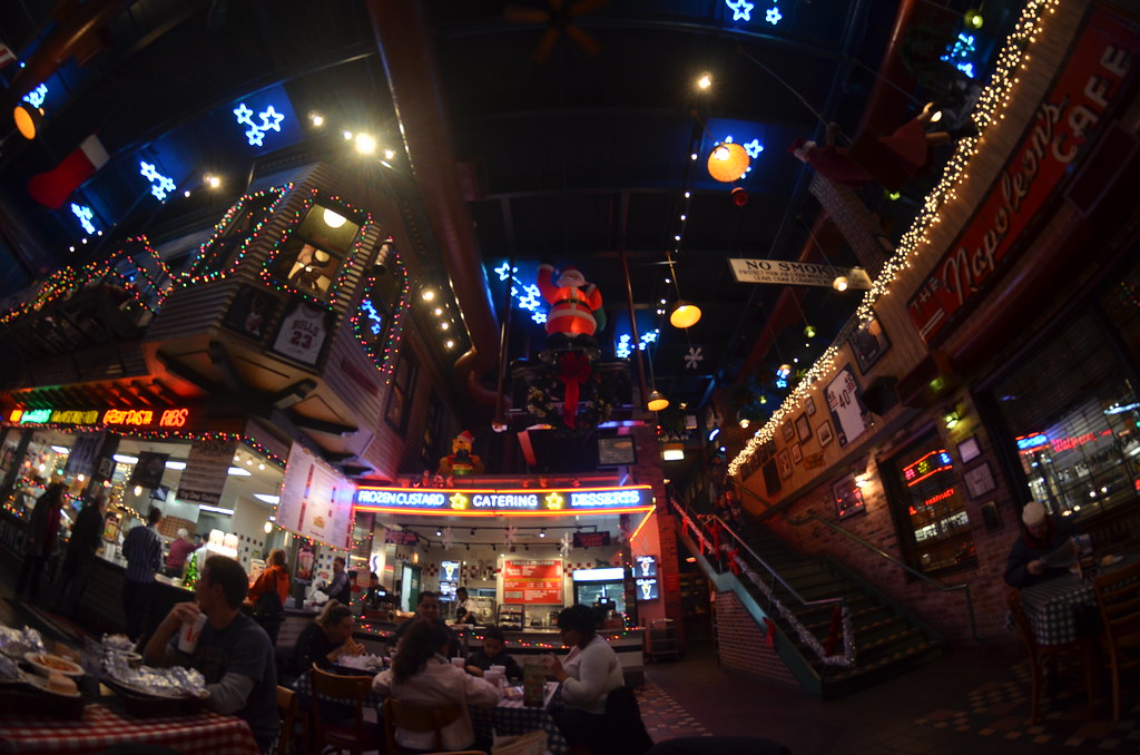 Chicago Loop Portillo’s Hot Dogs