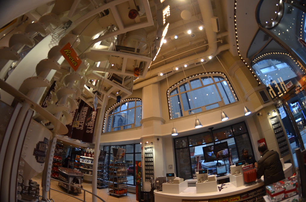 HERSHEY’S Chocolate Chicago Loop Store