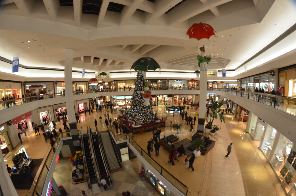 Christmas Shopping 351