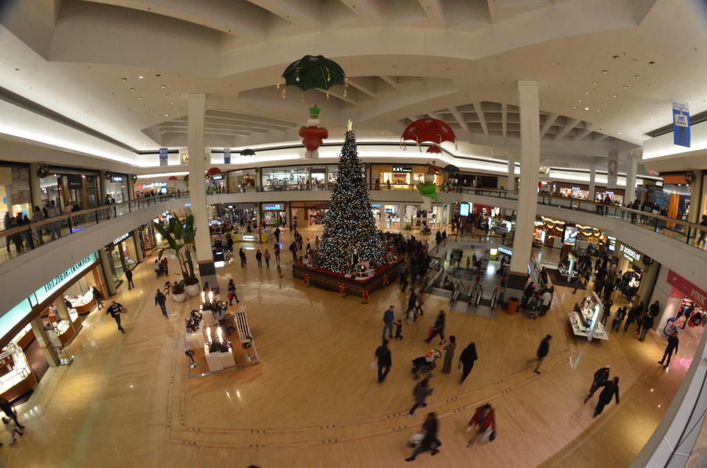 Christmas Shopping 352