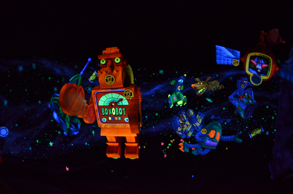 Disney Buzz Lightyear Ride