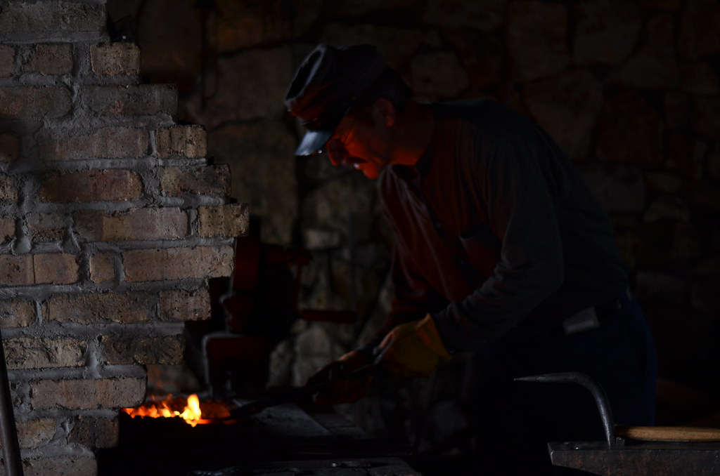 Old Fashioned Blacksmith 252