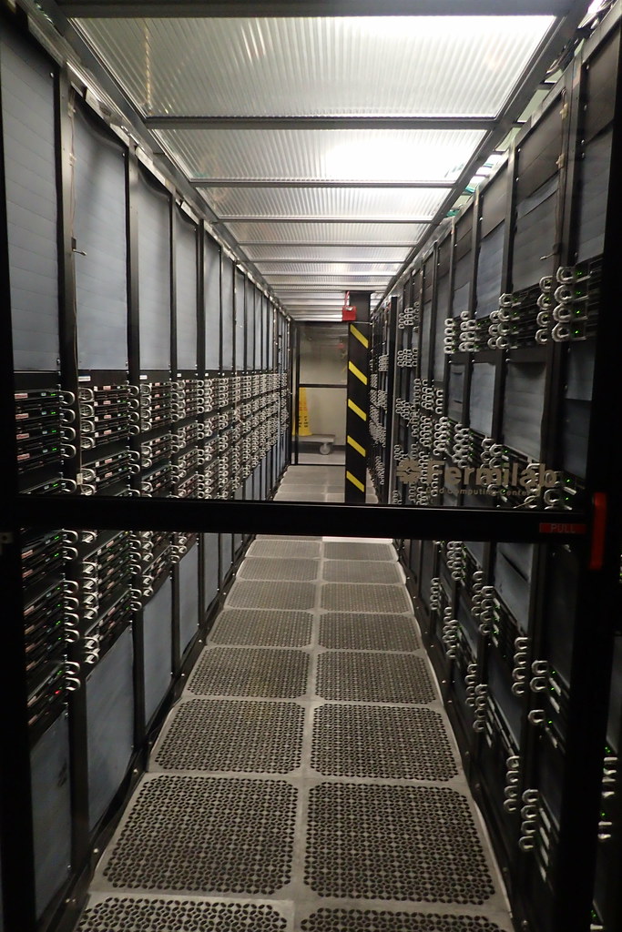 Fermilab Grid Computing Center PA250290