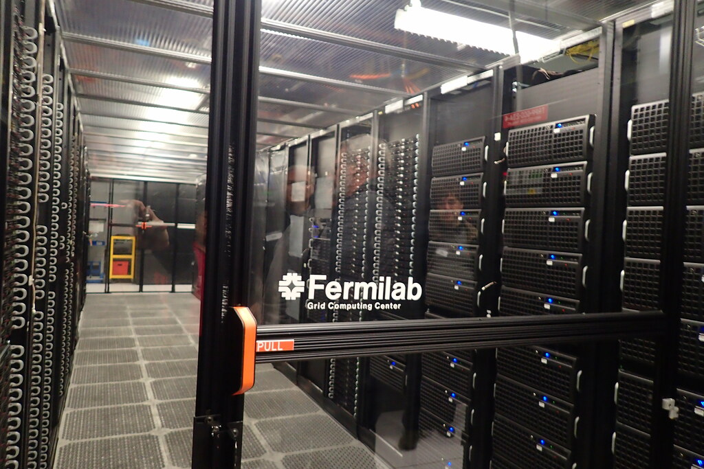 Fermilab Grid Computing Center PA250352