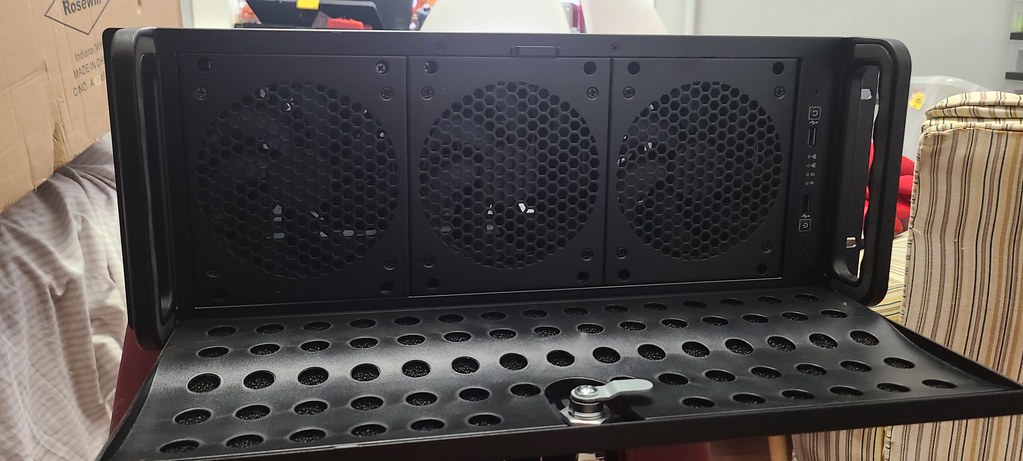 Rosewill 4U Server Chassis Front Fans