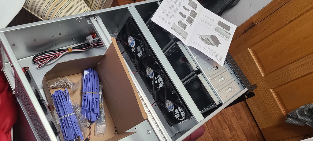 Rosewill Chassis Unboxing